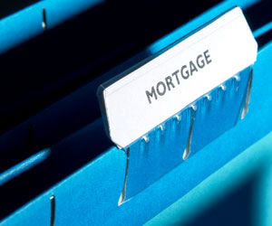 Agreement term, not recording date, determine   “first mortgage” in condo lien case