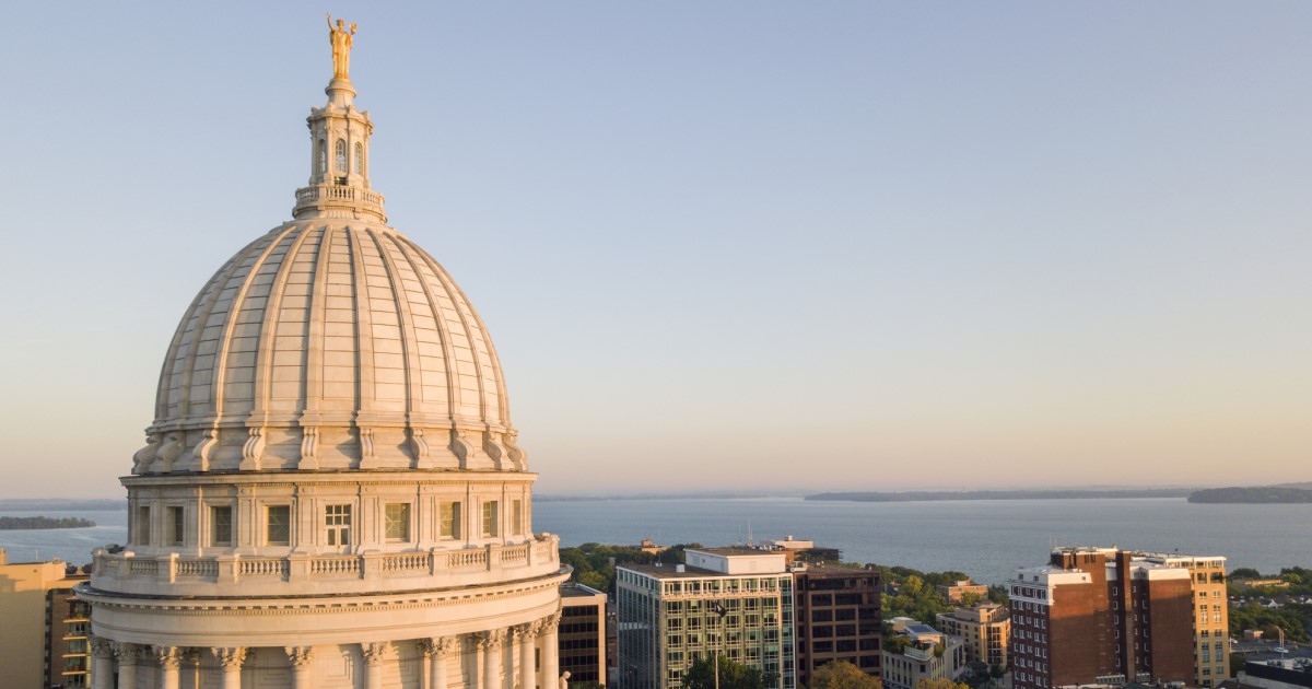 Wisconsin Capitol at dawn