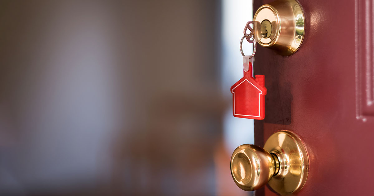 keys to rental apartment