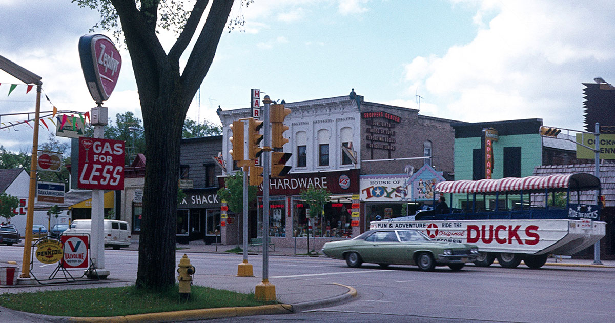 photo of downtown Wisconsin Dells during the 1970s