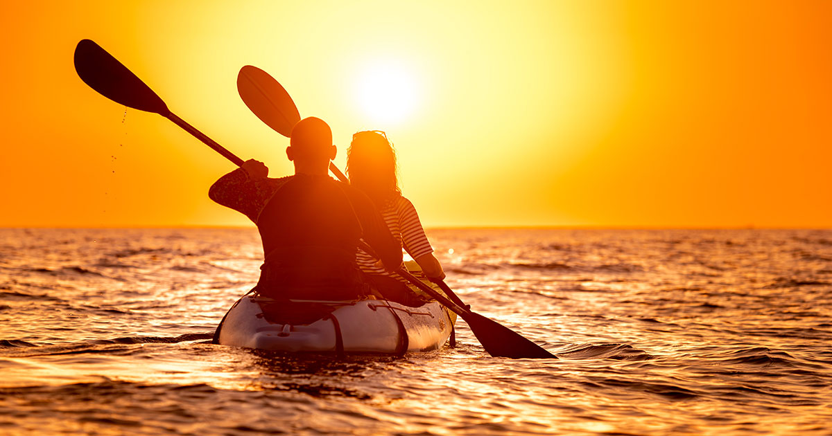 people kayaking