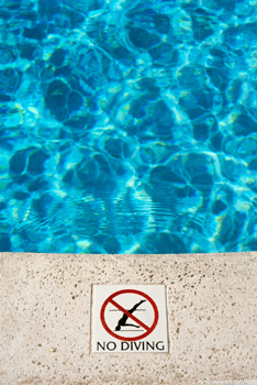 Swimming pool warning sign