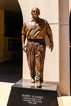 statue of Barry Alvarez